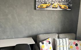 Studio Completo E Moderno